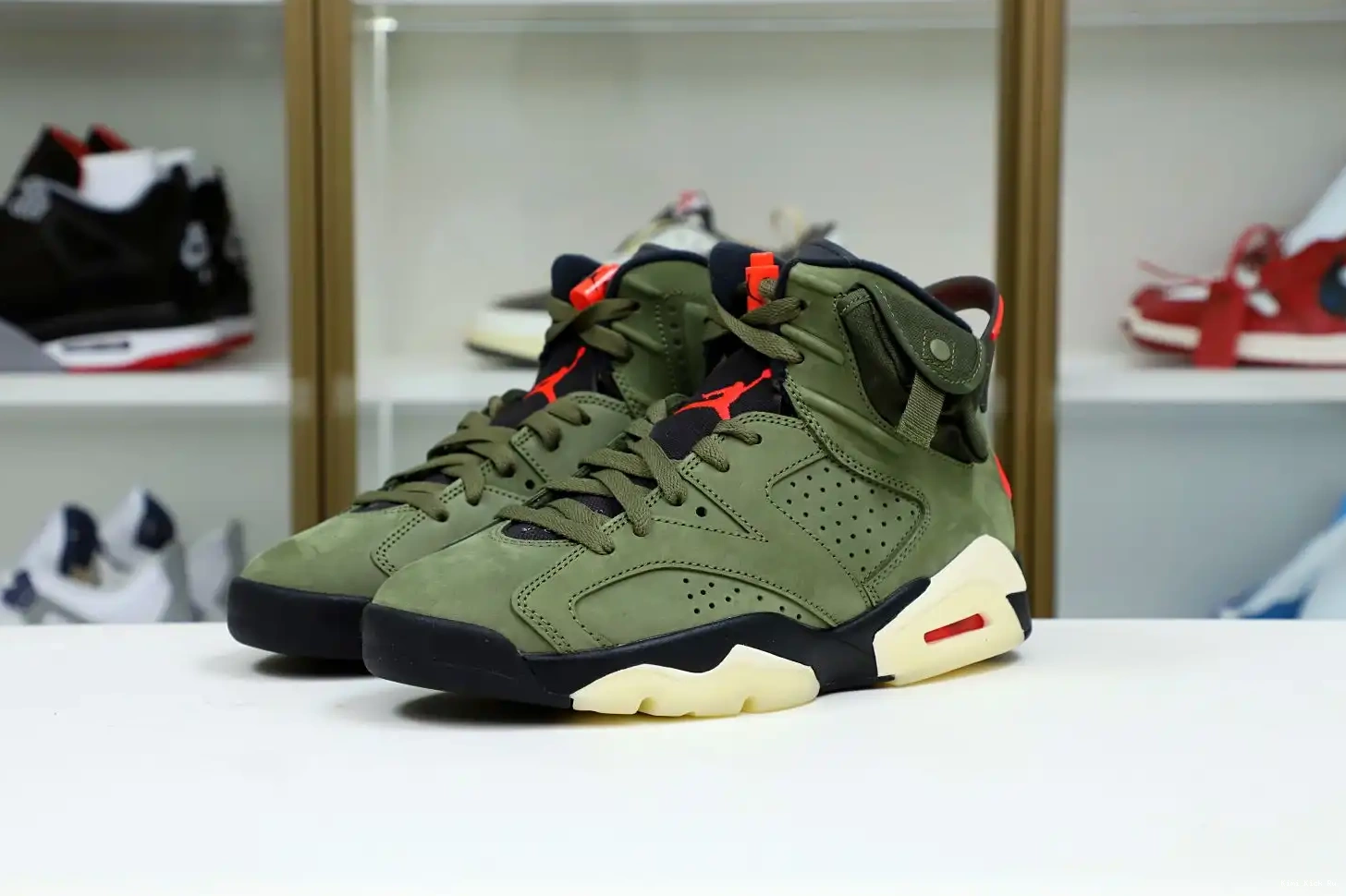 X Kimikick RETRO JORDAN AIR TRAVIS SCOTT 'OLIVE' 6 0807
